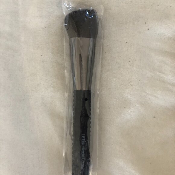 4 Laruce makeup brushes - Picture 2 of 5